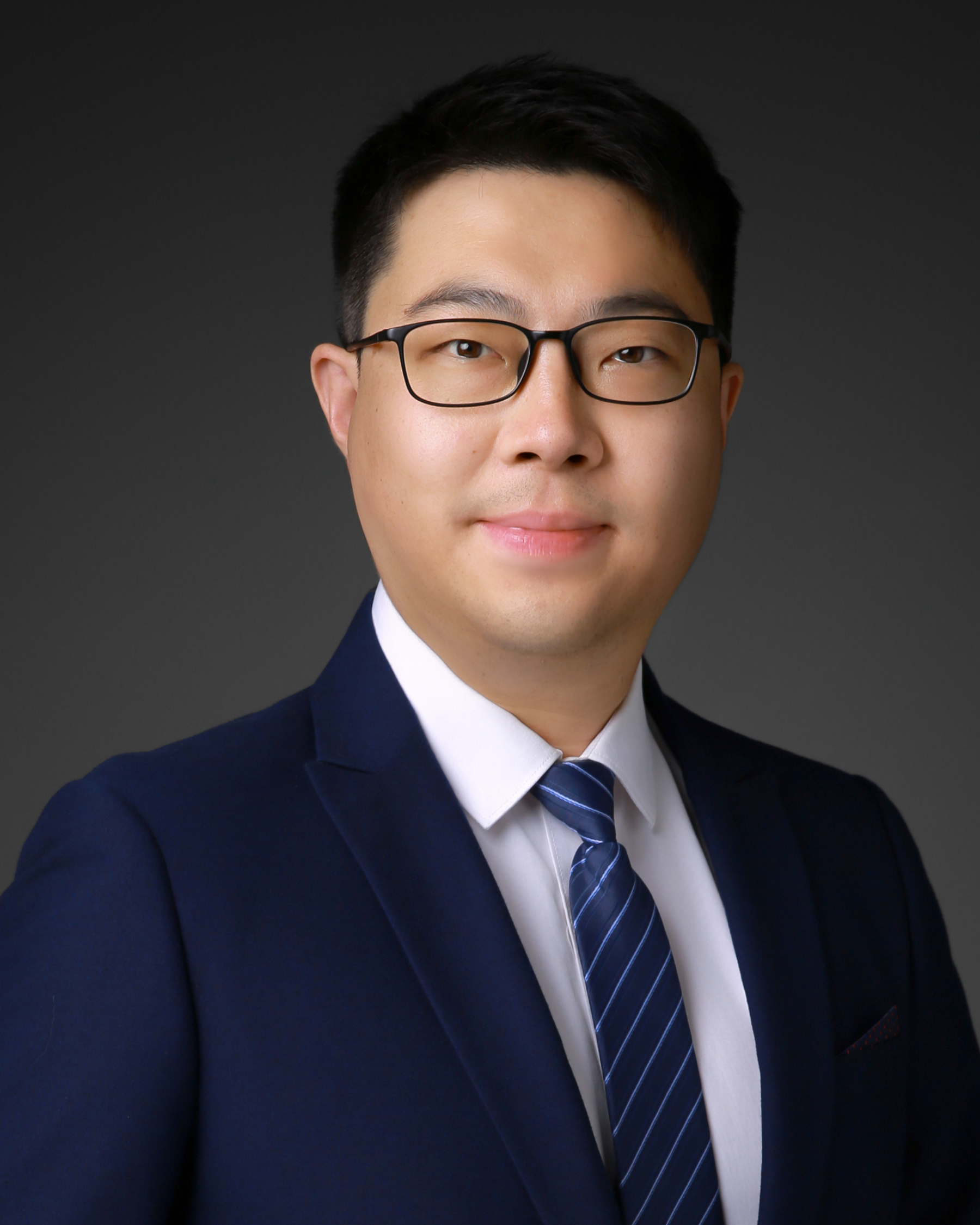 Portrait of Prof. Shuai Wang